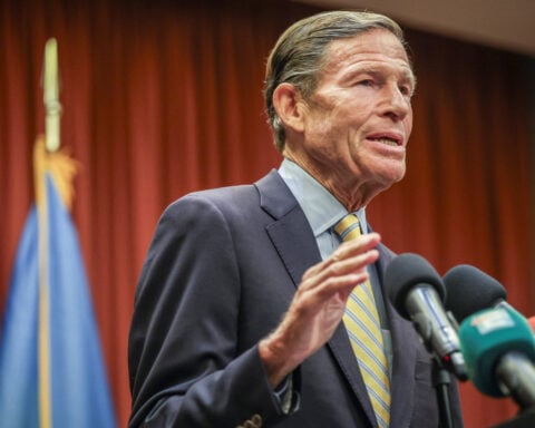 US Democratic senator probes Ukraine's loss of Starshield service