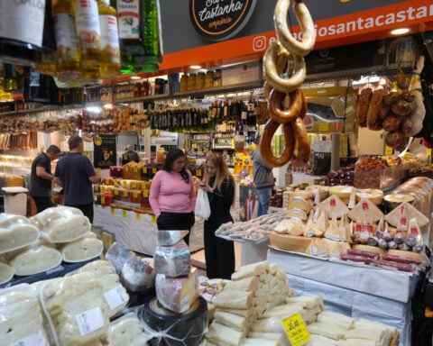 Brazil mid-month inflation undershoots forecasts ahead of presidential runoff
