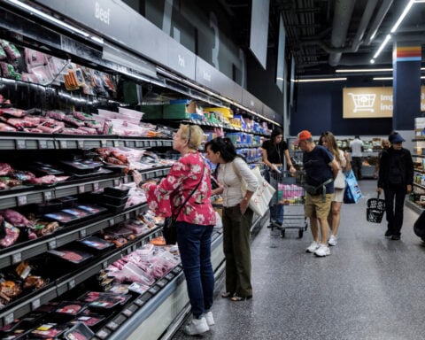 US consumer sentiment near record low ahead of midterm elections