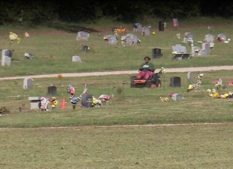 Mother asking for answers after uncovering daughter's overgrown grave at Kansas City cemetery