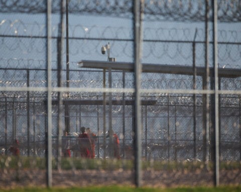 Detained migrants have no constitutional right to bond hearings, US court rules