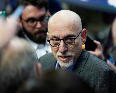 Union head calls MLB's salary cap proposal 'nuclear bomb' ahead of World Series opener