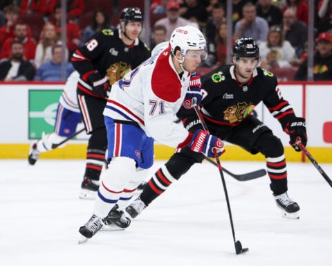 Jake Evans scores twice in the Canadiens' 4-1 victory over the Blackhawks