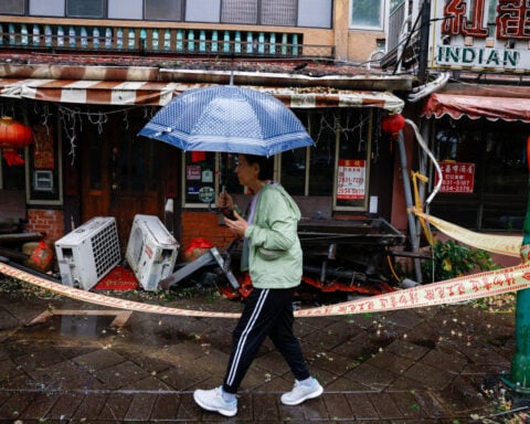 Typhoon Champi sweeps past Taiwan, leaving 1 dead, 500 injured