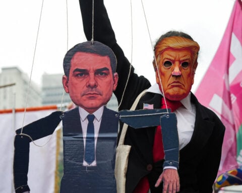 Lula, Bolsonaro rally supporters on final day before Brazil presidential runoff