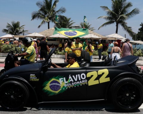Brazil's Lula, Bolsonaro close arguments to voters ahead of nail-biting election runoff
