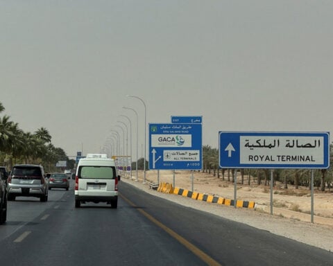 Yemen's Houthis renew warning against using Riyadh airport