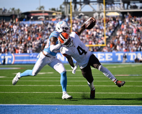 Deshaun Watson leads another game-winning drive as the Browns beat the Titans 27-24