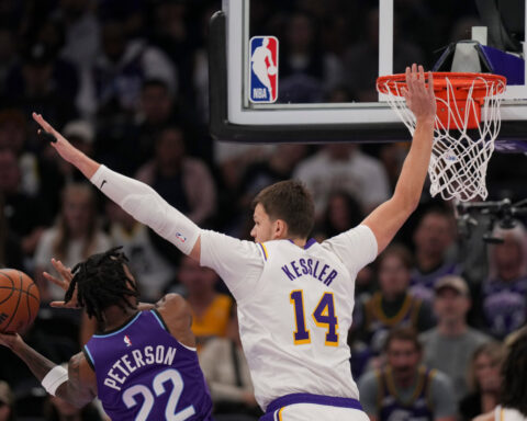 Luka Doncic scores NBA season-high 52 points in the Lakers' victory over the Jazz
