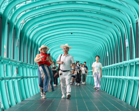 How the world’s highest bridge became a tourist hot spot in China