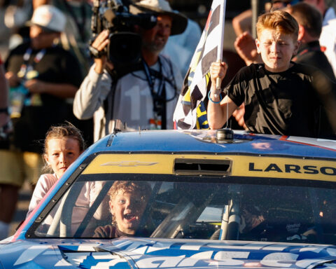 Chase leader Kyle Larson has easier path to 3rd NASCAR championship after surviving Talladega chaos