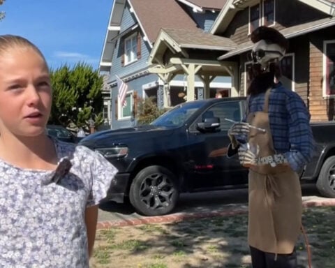 Girl uses AI to create talking skeleton "Uncle Murray" for Halloween display