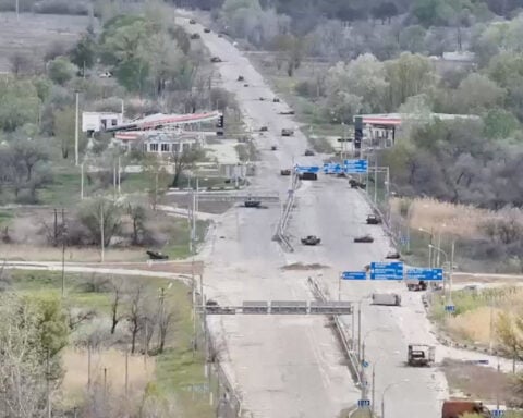 Russia, Ukraine begin Oleshky ceasefire but keep up strikes elsewhere