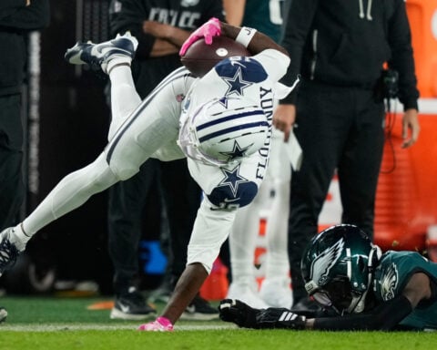 Dak Prescott throws 3 TD passes, Javonte Williams runs for 155 yards as Cowboys beat Eagles 38-21