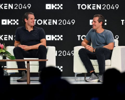 The ultra-wealthy crypto executives who are spending big on the midterms