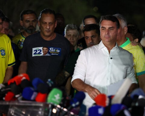 Flavio Bolsonaro misses deadline to turn in passports to Brazil police