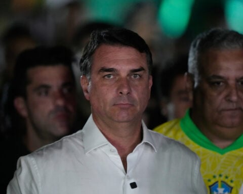 Brazil's Flávio Bolsonaro leaves Brazil for the United States, according to multiple media reports