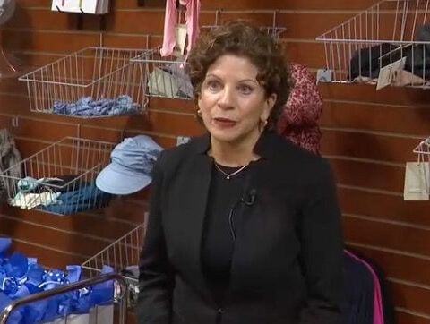Iowa woman gifts cashmere to breast cancer patients in honor of her sister
