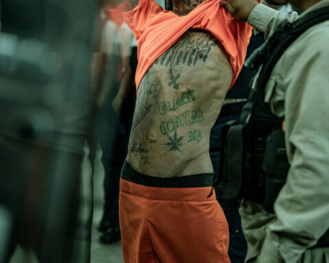 Shackled, shaved and in uniform: first inmates arrive at Costa Rica mega-prison
