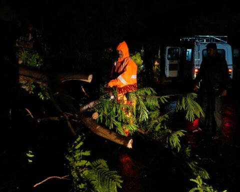 India evacuates tens of thousands as Cyclone Arnab nears eastern coast in Andhra Pradesh state