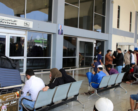 Houthis call for immediate evacuation of Aden airport as fighting intensifies in Yemen