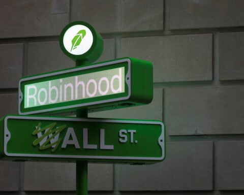 Robinhood shares fall as crypto markets chill drives profit miss