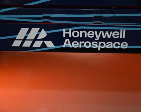 Honeywell Aerospace lifts 2026 second-half free cash forecast, declares dividend
