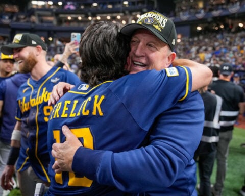 Charming, cantankerous Pat Murphy at age 67 leads Brewers to first World Series title