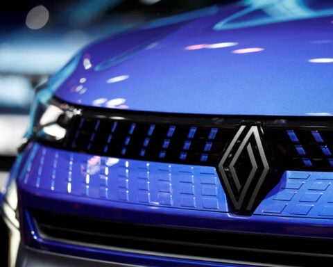 Renault reports rise in 3Q revenues despite lower volumes