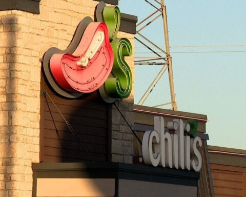 3 customers suffer chemical burns after drinking margaritas at Chili's in North Carolina