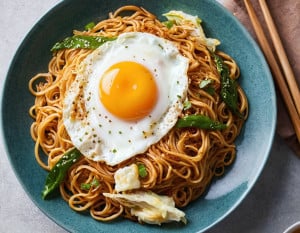 Soy Sauce Noodles With Cabbage and Fried Eggs